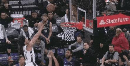 雄鹿小将这个补扣也太劲爆了，头都超过了篮筐了[呲牙][呲牙][呲牙]
大家认为爱