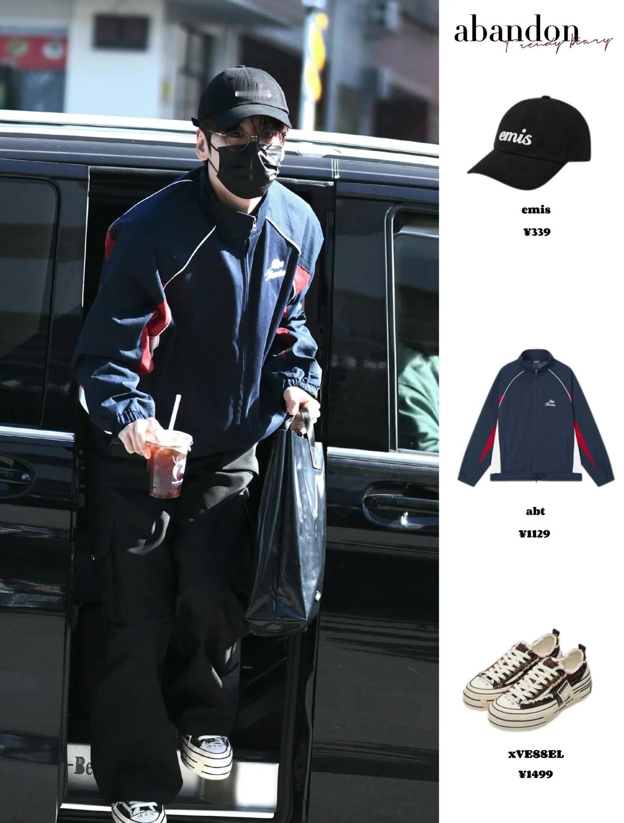 魏哲鸣1126|行走的衣架子来了
人帅就是穿什么都好看啊！好喜欢今天这身，清爽又