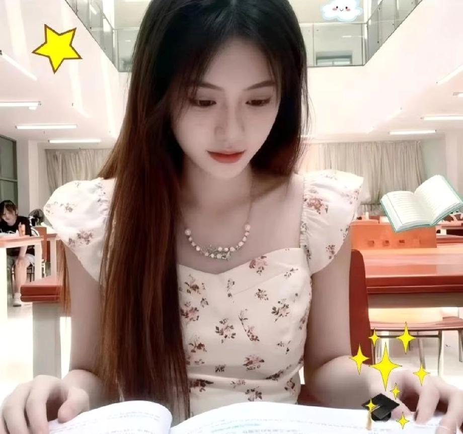 在图书馆靠窗的位置，总能看到这个姑娘的身影。
 
有人说，她是“半路出家”的追梦