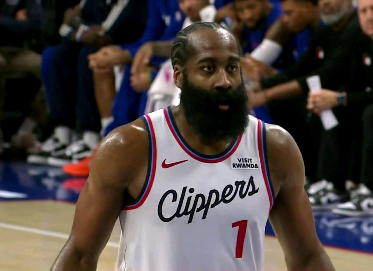 快船被费城耻辱逆转！裁判关键哨倍受质疑，最后时刻到底发生了什么？

费城挑战成功