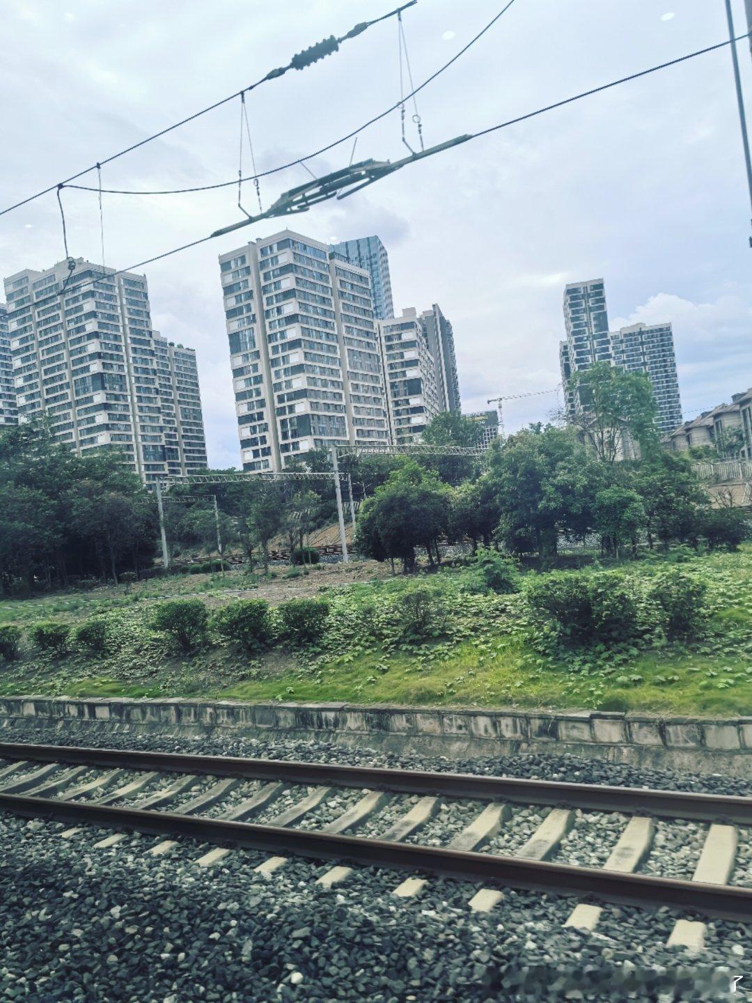 在路上～～生活似乎总是在于奔波 