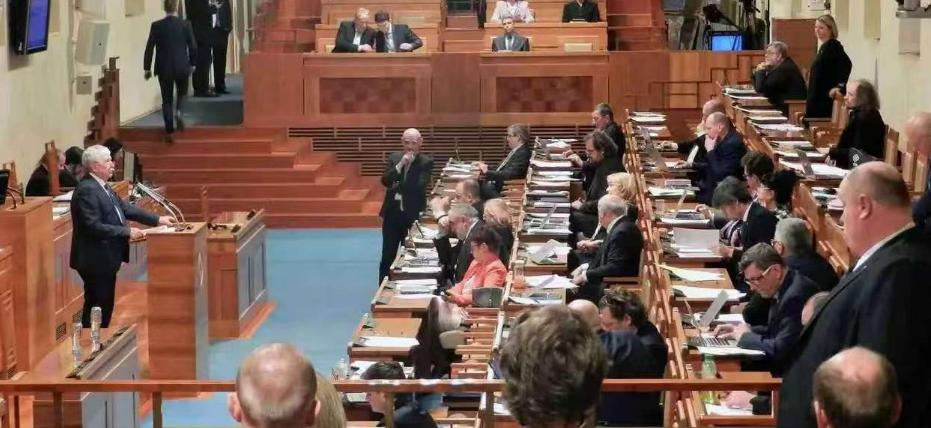 捷克摊牌了，通过非法涉台决议，比立陶宛更严重，我国不能忍

据悉，日前捷克参议院