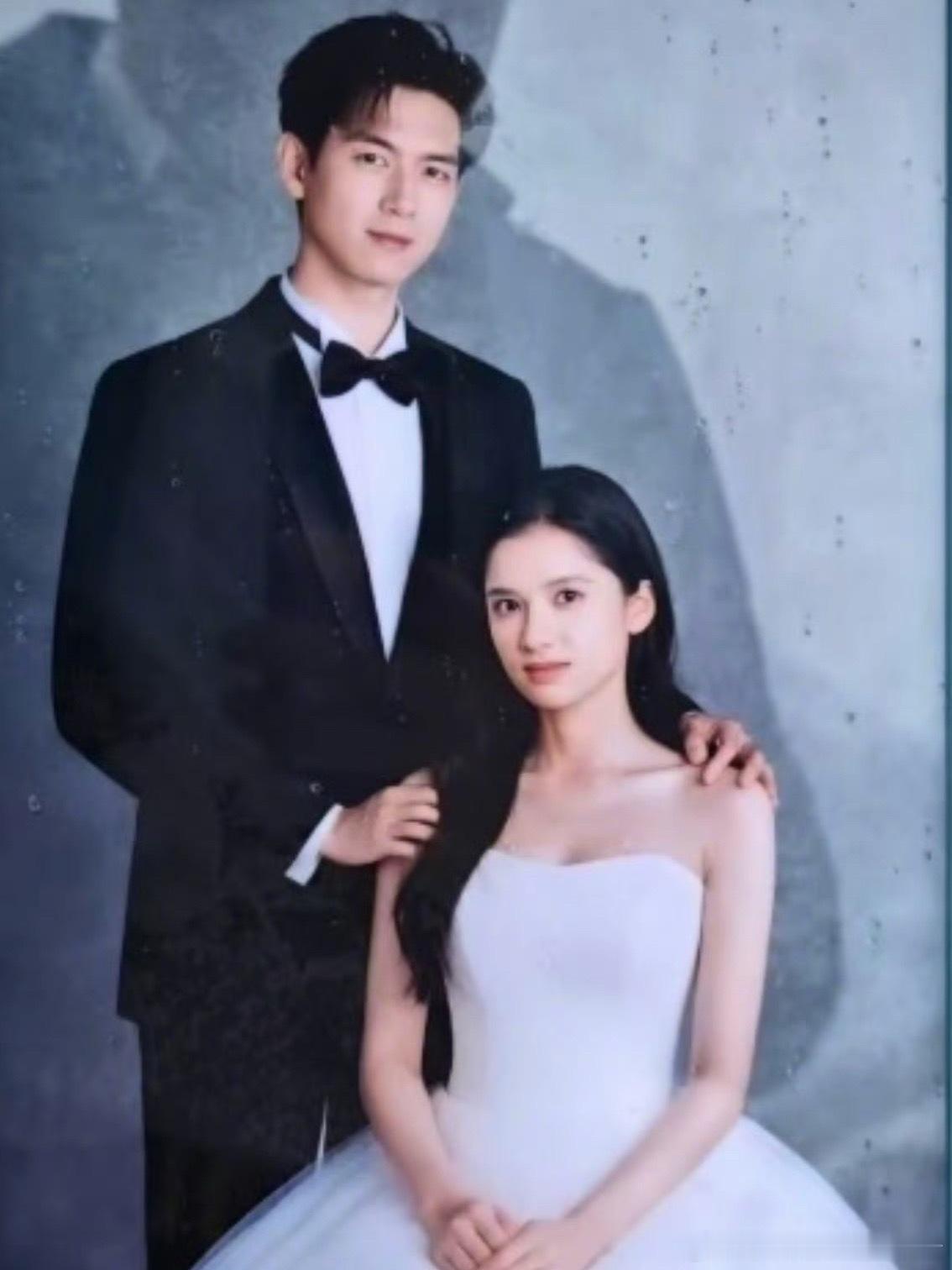 李现张婧仪《雾里青》婚纱照来了 