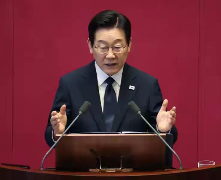 顶住美国压力，韩国向伊朗提供50万美元人道主义援助，并派遣特使
韩国政府近日宣布