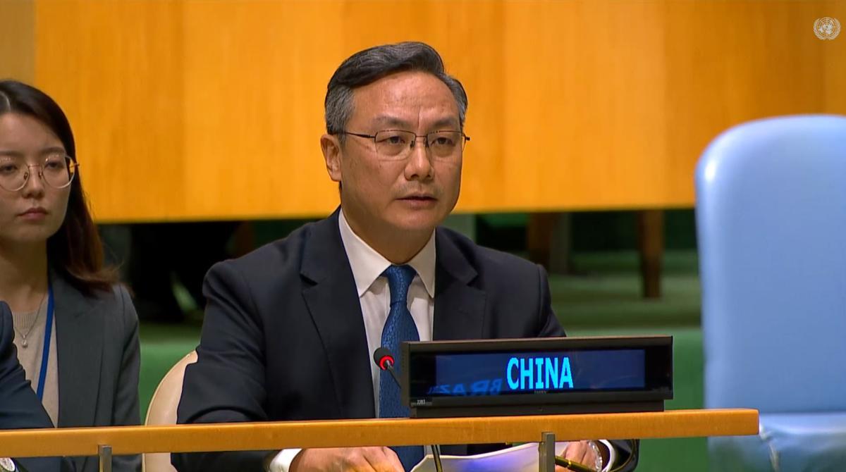日本不服还敢对中国还嘴，朝鲜代表下场参团后，局面瞬间一边倒。
 
第81届联大收