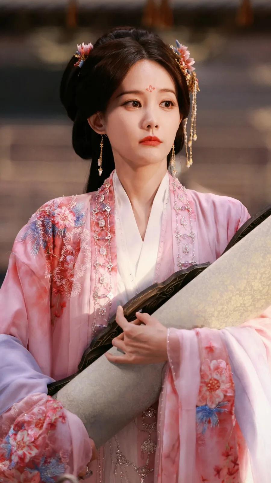 李一桐书卷一梦美图分享李一桐 李一桐礼服 李一桐艺术照 李一桐素颜 李一桐汉服 