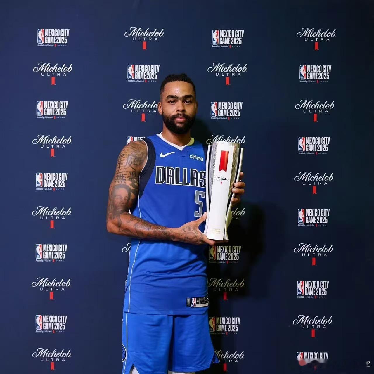 墨西哥城比赛，MVP由球迷票选得出，最终拉塞尔当选[喵喵] ​​​