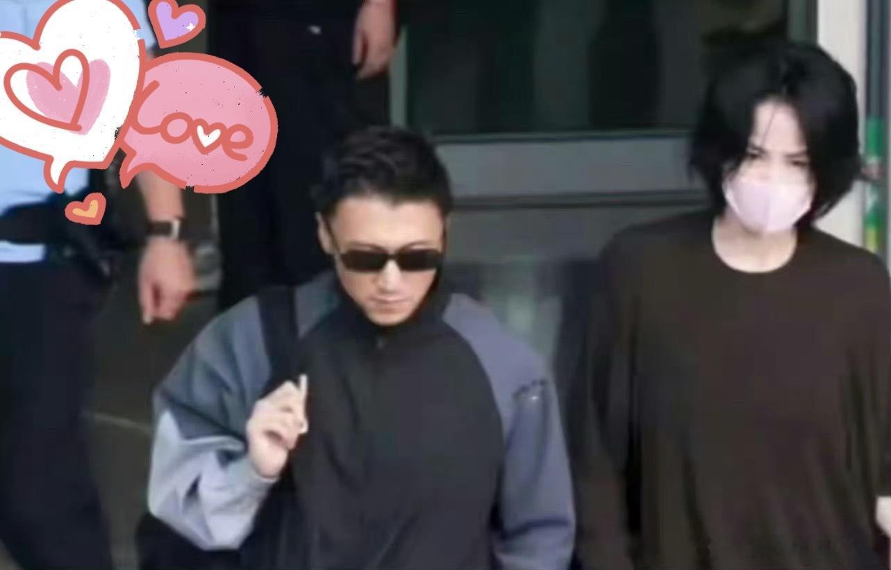 谢霆锋王菲到达西安还是真情侣甜，恋综都没那么香了，谢霆锋王菲稳稳的幸福
