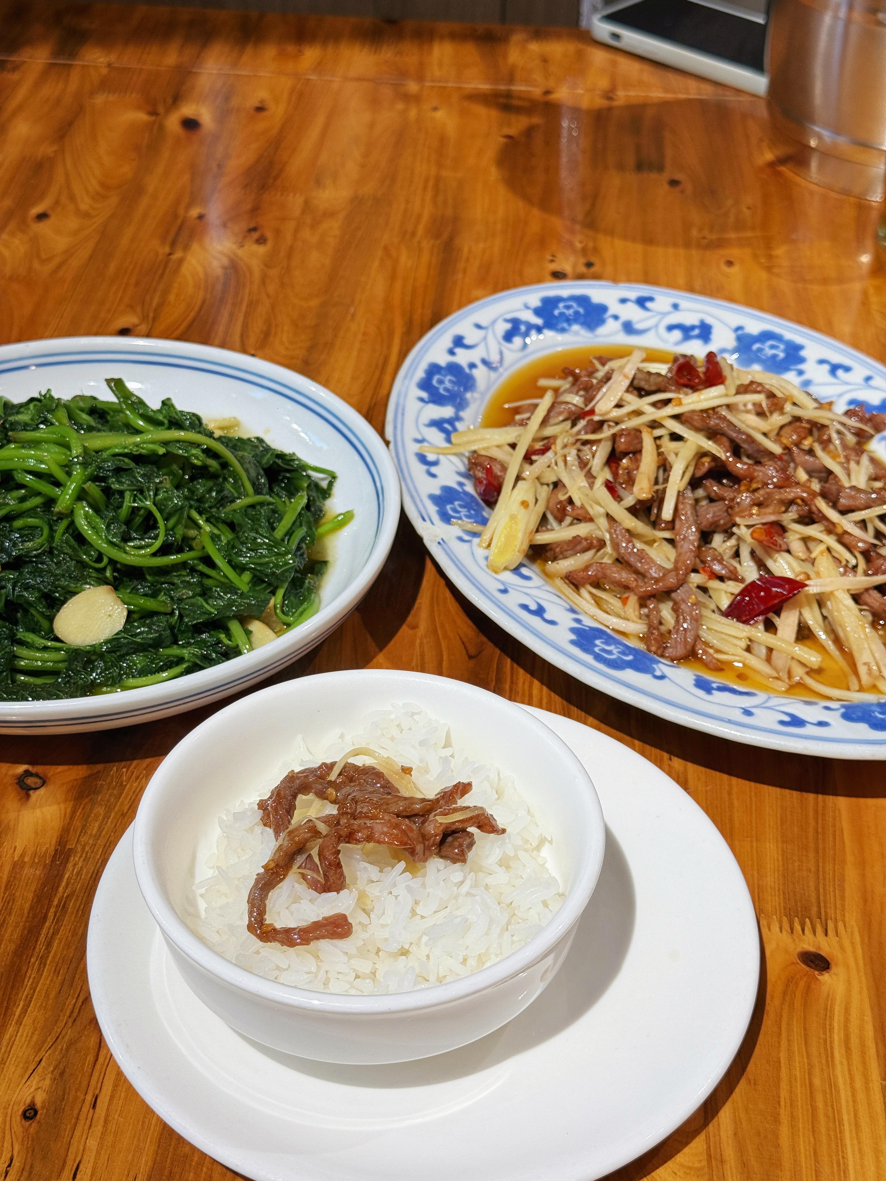 找到了比鸭王子好吃的店😋岳记老菜馆，马奎之前强烈推荐的！ 重庆·岳记老菜馆