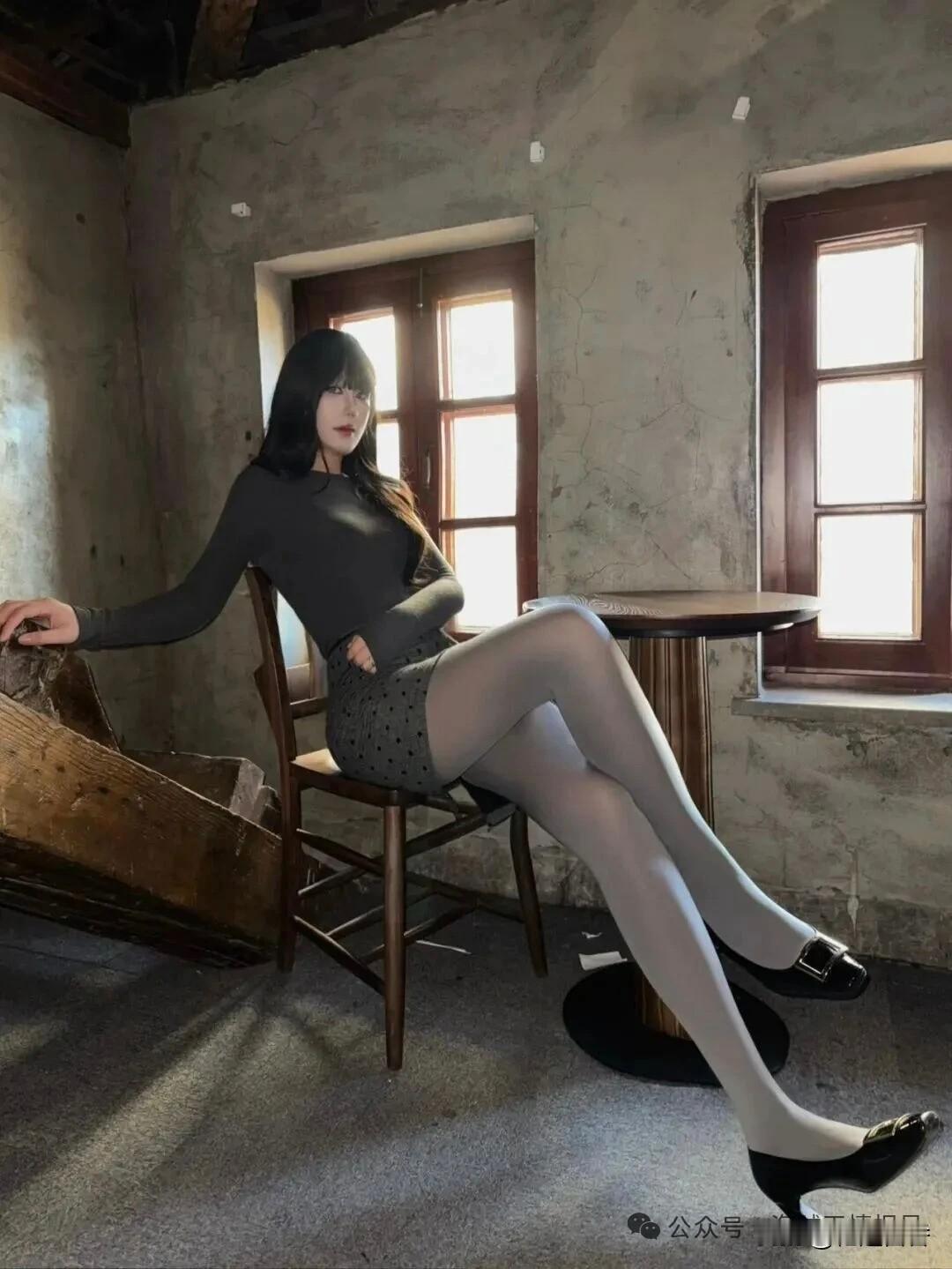 复古工业风，黑白穿搭，优雅气质，时尚大片！