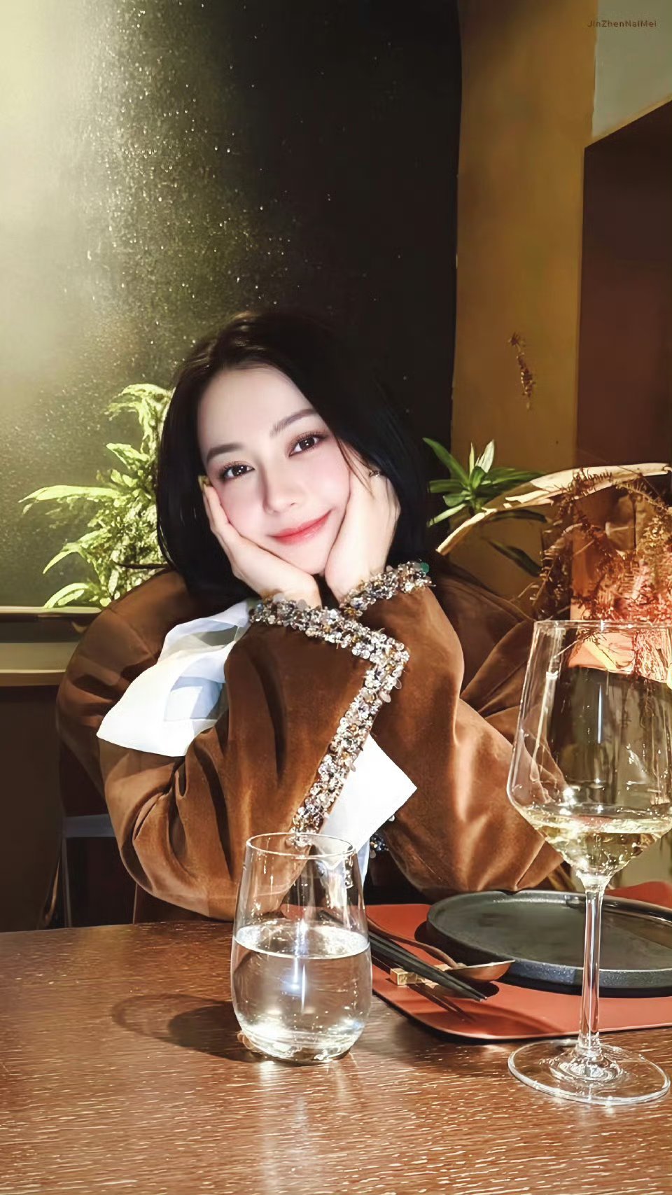 刘冲和迪丽热巴聚餐好得劲 太得劲了