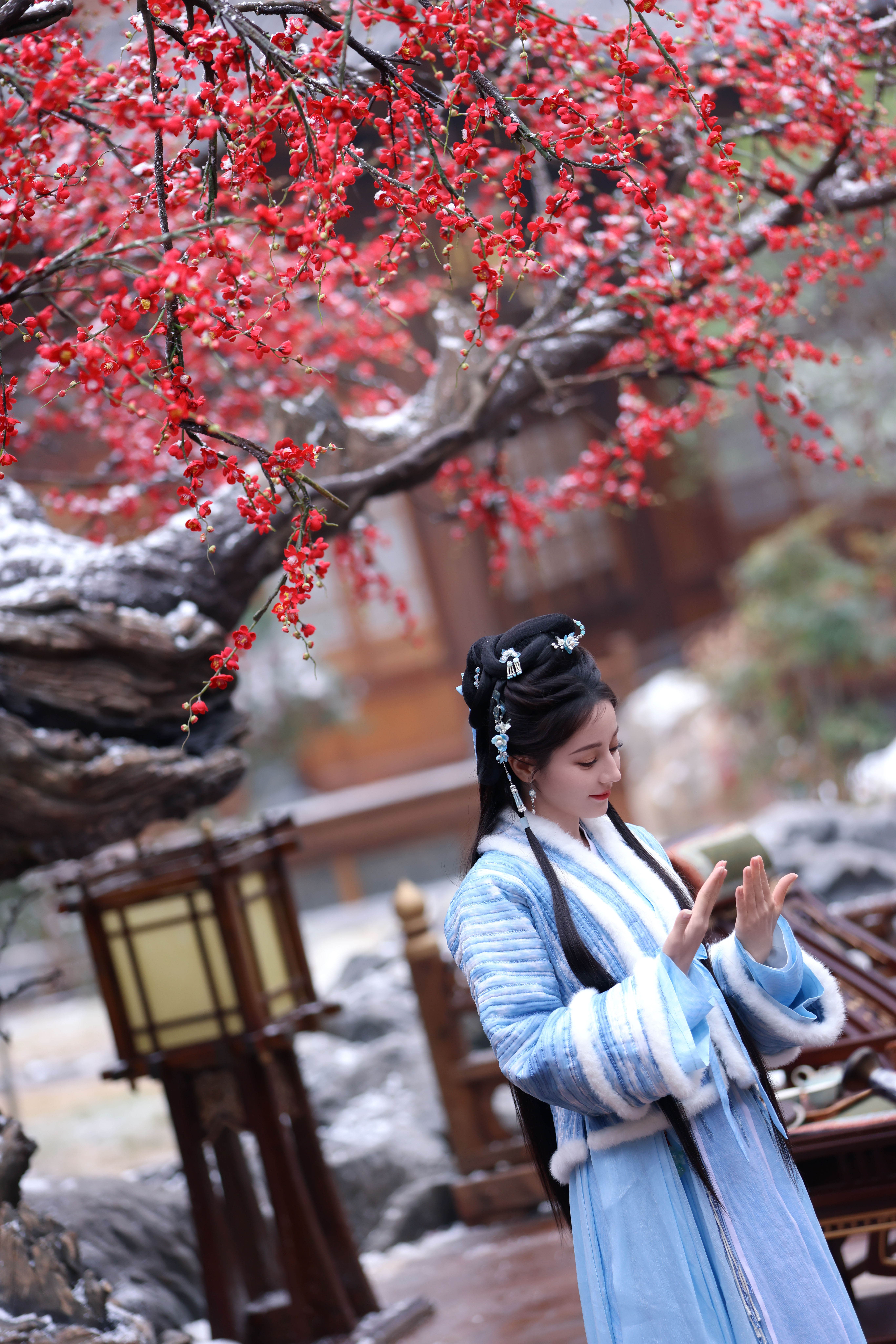 迪丽热巴迪丽热巴 dlrb迪丽热巴贺思慕 想咬你一口，尝尝你到底是什么做的，居然