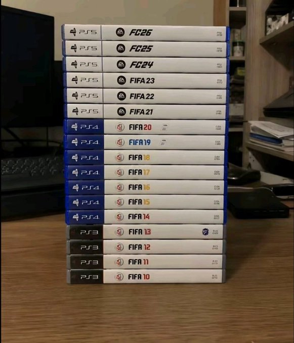 《FIFA 08》。如果我没记错的话，它是唯一一款在经理模式下不让你随意选择球队