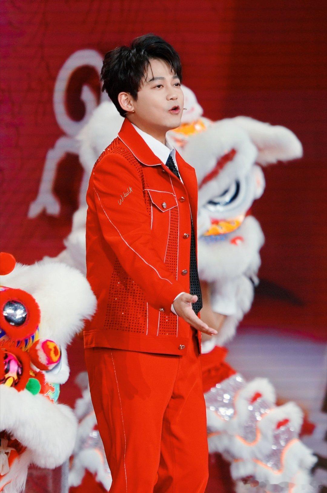 苏醒回应春晚忘记走位 家人们，笑不活了！苏醒春晚走位走出“孤立无援”感，回应还超