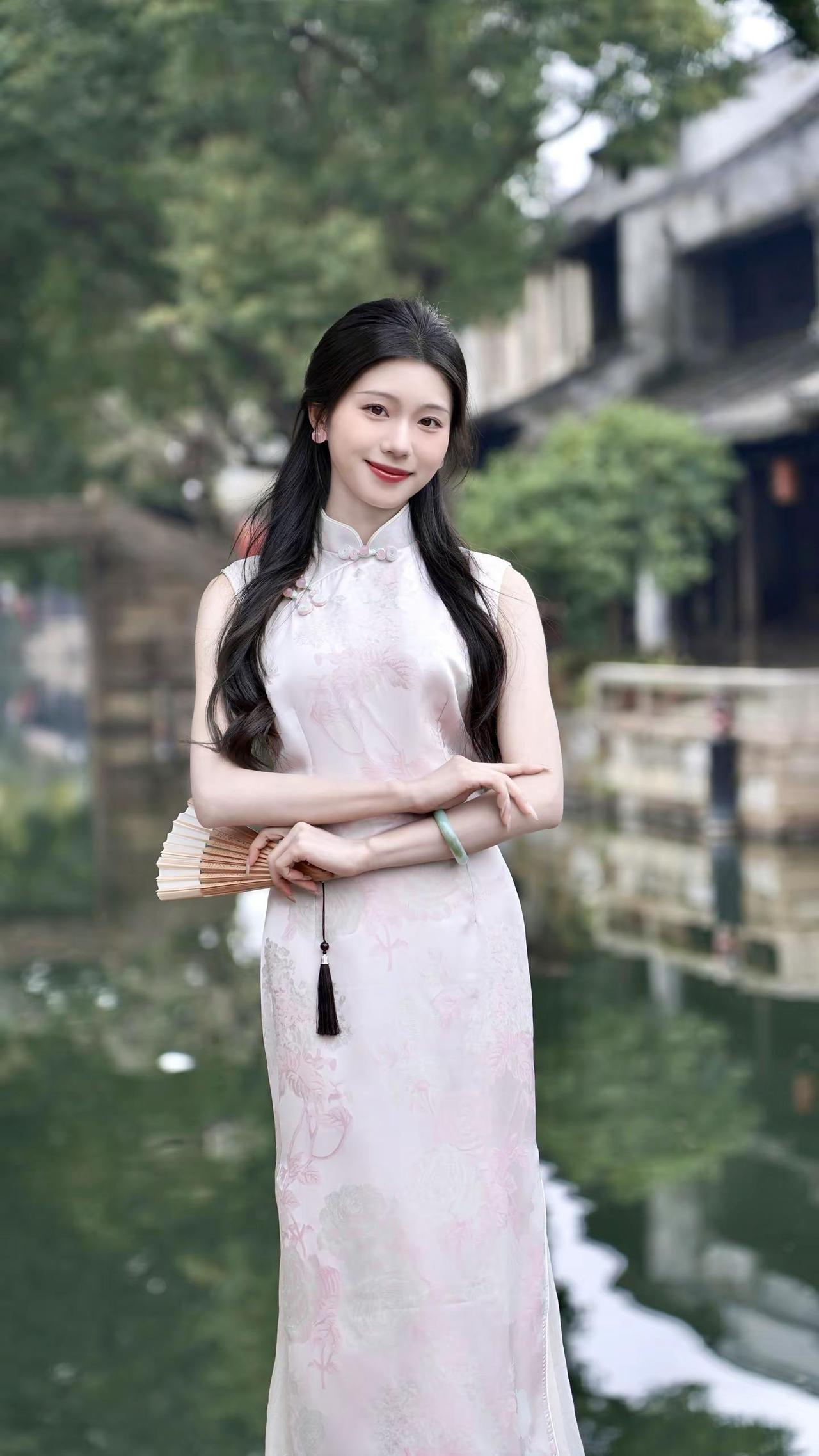 “花踌躇柳轻叹敢问情何以堪”旗袍 东方美学 新中式旗袍一眼春和景明 国风古韵