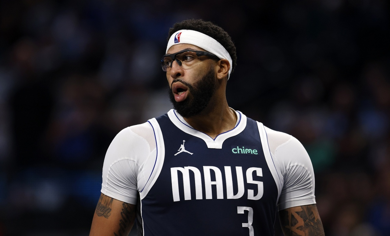 #浓眉倾向留队并在今夏续约# 事情出现转机？根据独行侠队记消息：“浓眉本人倾向于