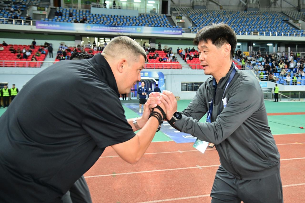 足球报：海牛欠薪达到3000万！
请问外援的工资欠了吗？外援工资不敢欠，国内球员