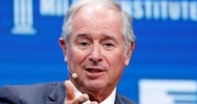 美国超级富豪苏世民，公开表示，美国正在把中国逼成无法战胜的对手！随后，他捐款7亿