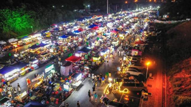 夜市小吃摊真相：不是个个赚钱，难在哪