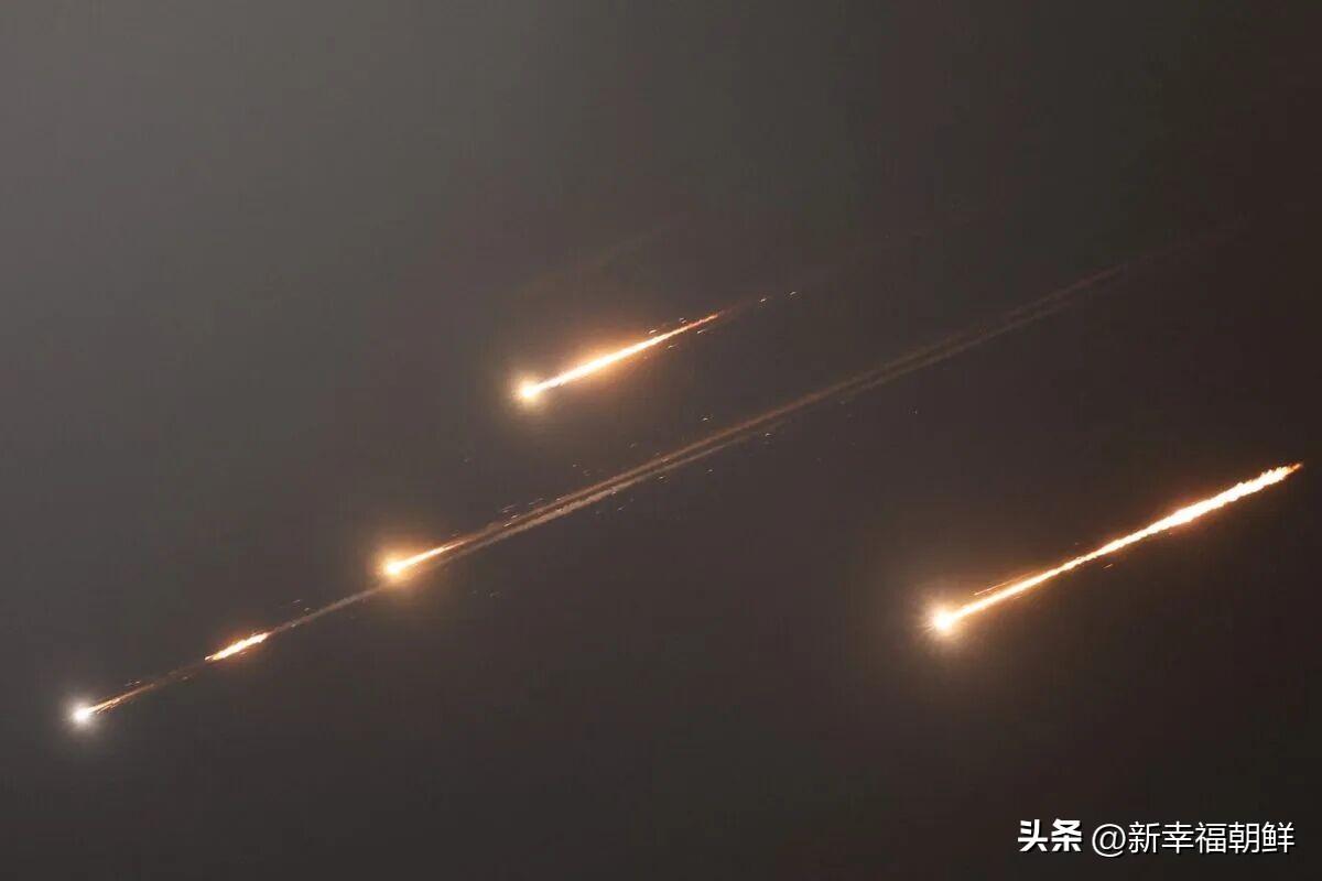 阿联酋与科威特共同应对伊朗敌对导弹与无人机
在伊朗扩大区域打击范围的危险军事升级