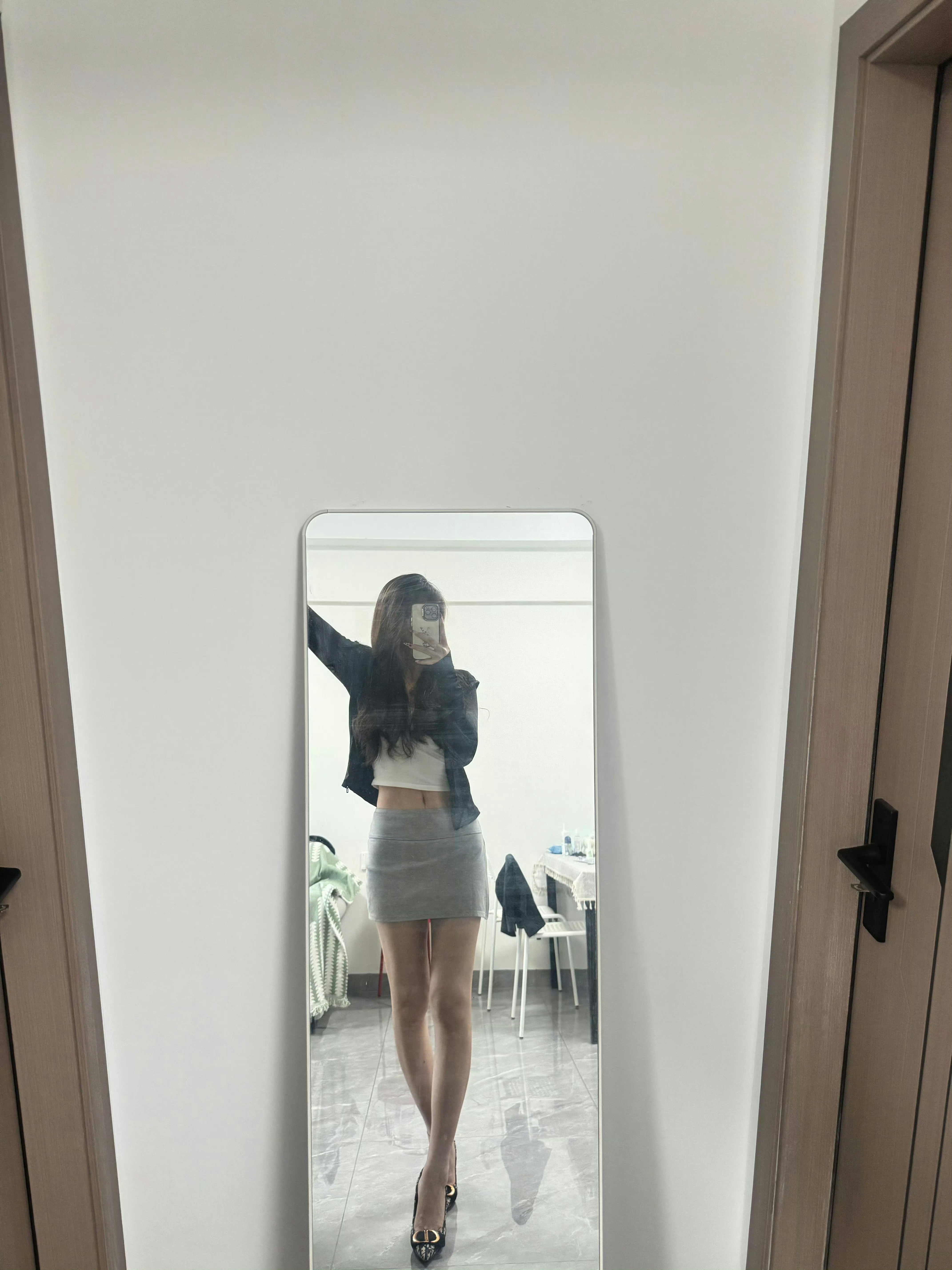 穿这身去见客户，会不会不让我走了   