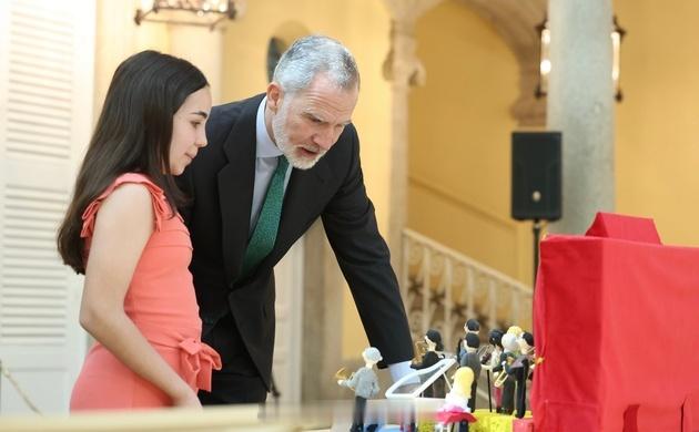 西班牙王室 5月11日，费六在埃尔帕多皇宫Barceló大厅接待了“对你来说，国