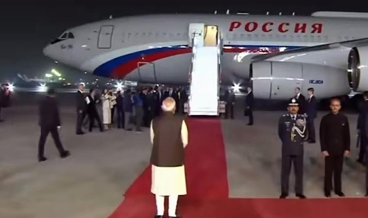 这就是区别，普京到印度访问，莫迪早早就到机场等候，而莫迪访问俄罗斯时，一般普京都