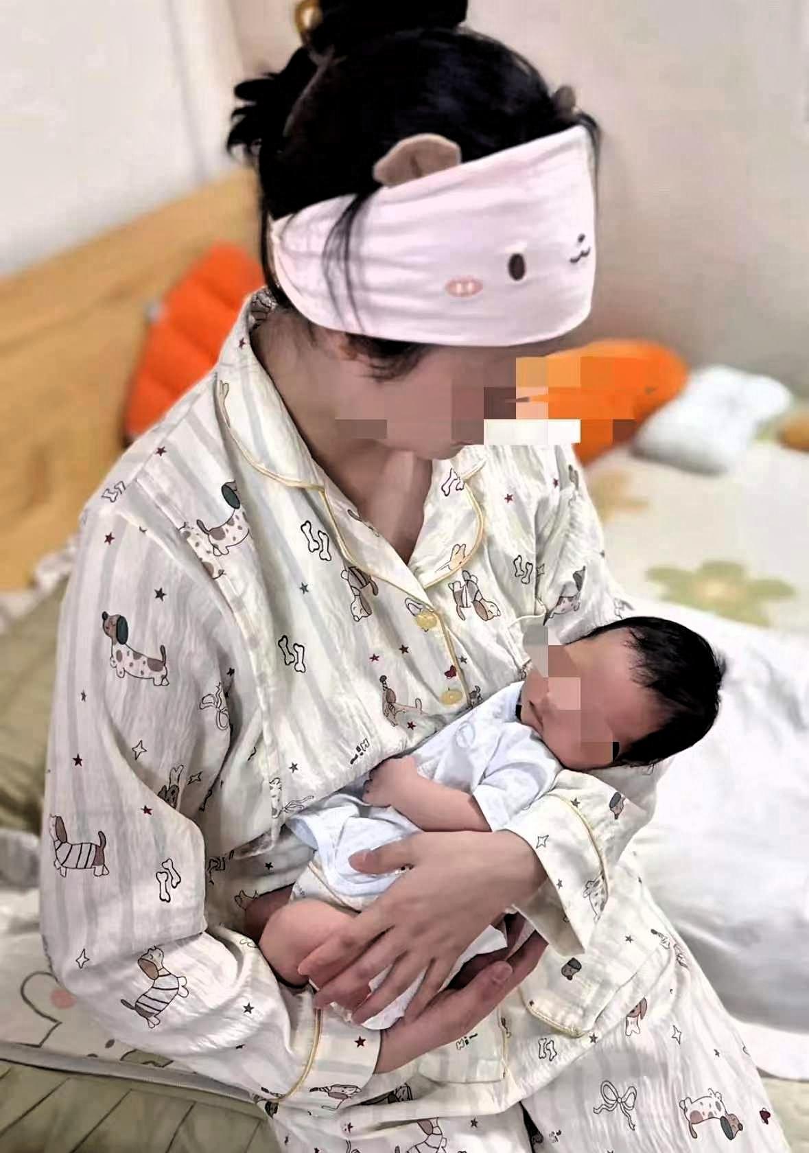一个刚出月子的新手妈妈，发现娘家给的五万块满月礼金被丈夫悄悄转走，直接报了警。民