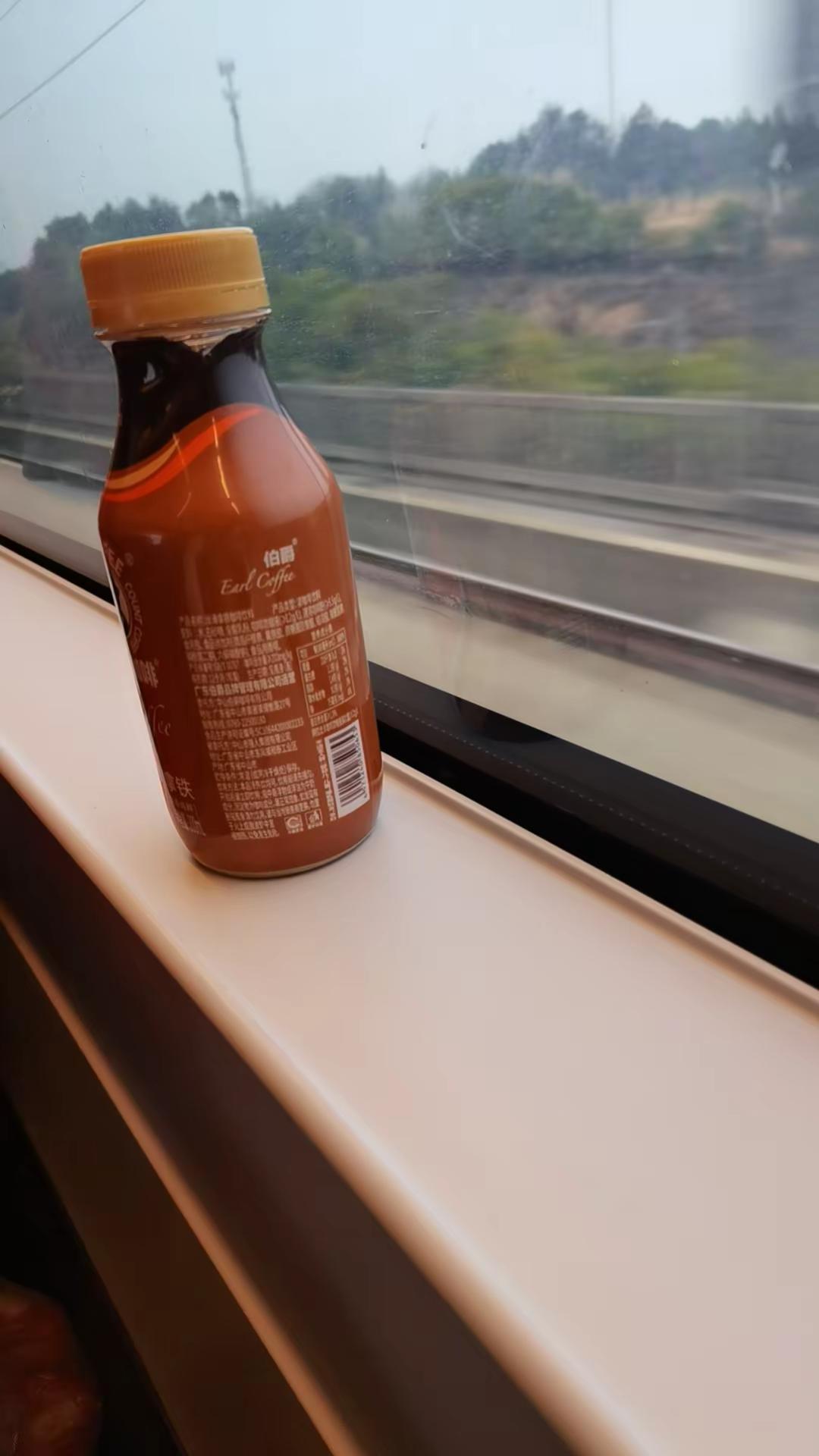 回家，我的世界不需要很多人，有你一个就够了，我只想安稳的爱着一个和被一个人安稳的