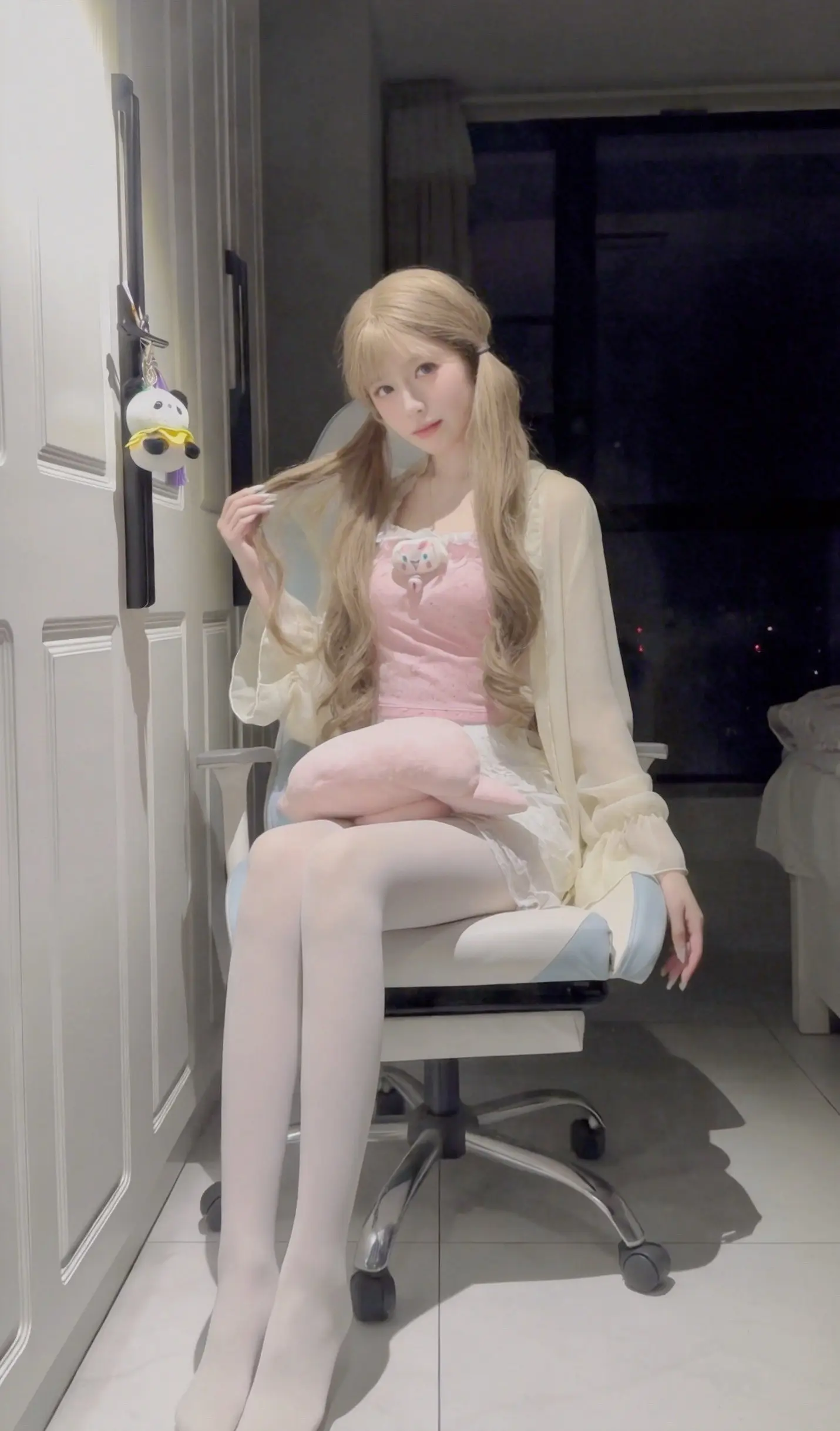 不刻意讨好，只做自己的限定美好