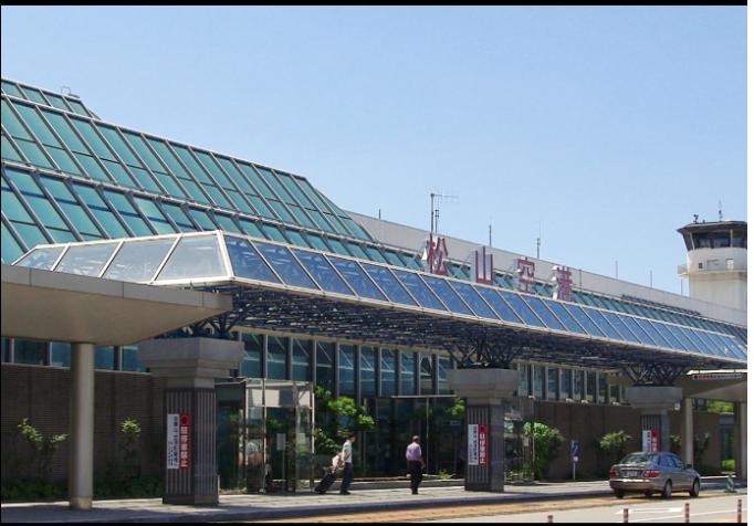 2026年4月7日上午，台北松山机场显得格外忙碌。

麻烦看官老爷们右上角点击一