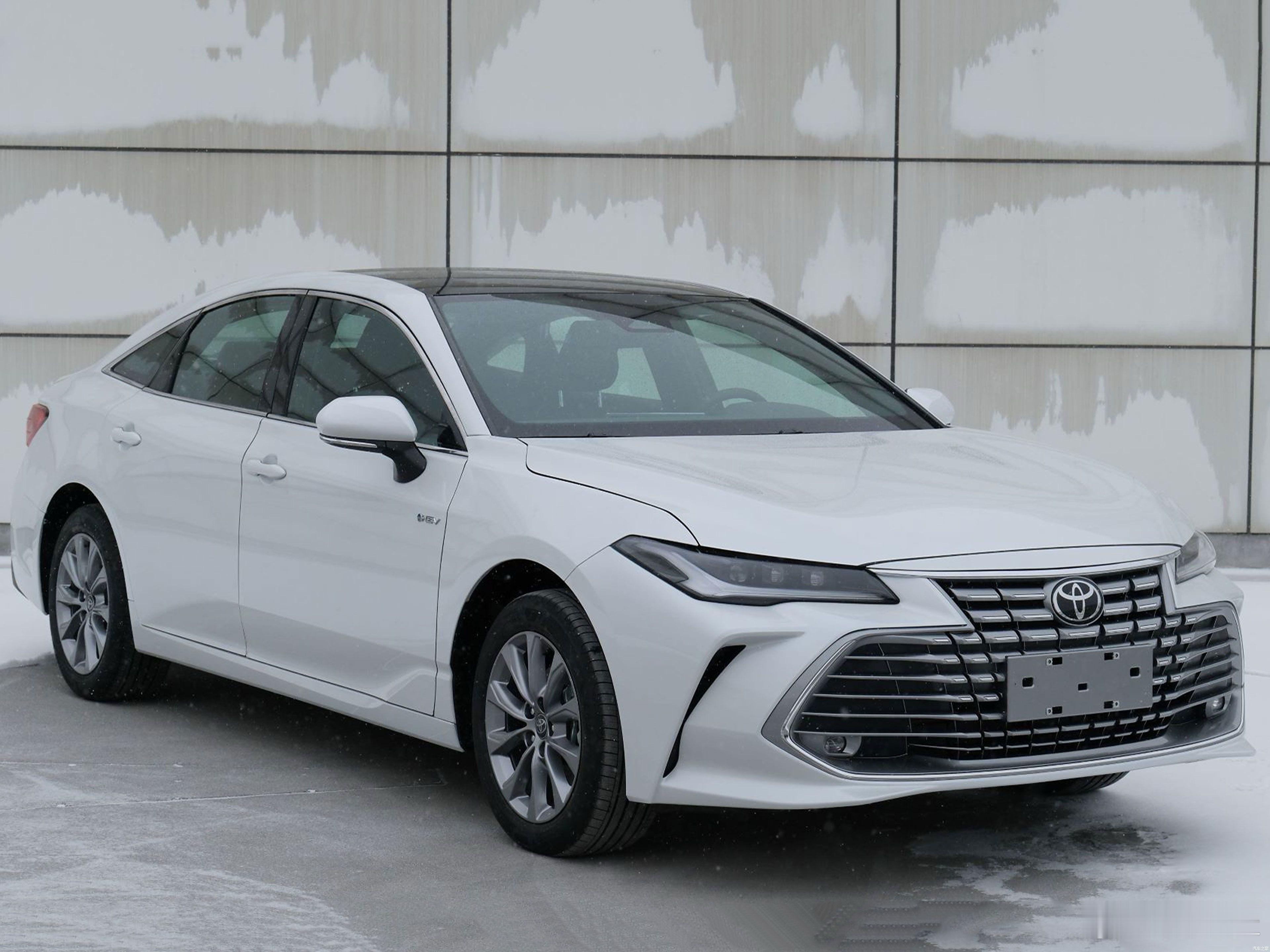 一些车企追求“猎奇功能”以打造“不可替代性”，如可旋转座椅、车内吃火锅等，却忽略