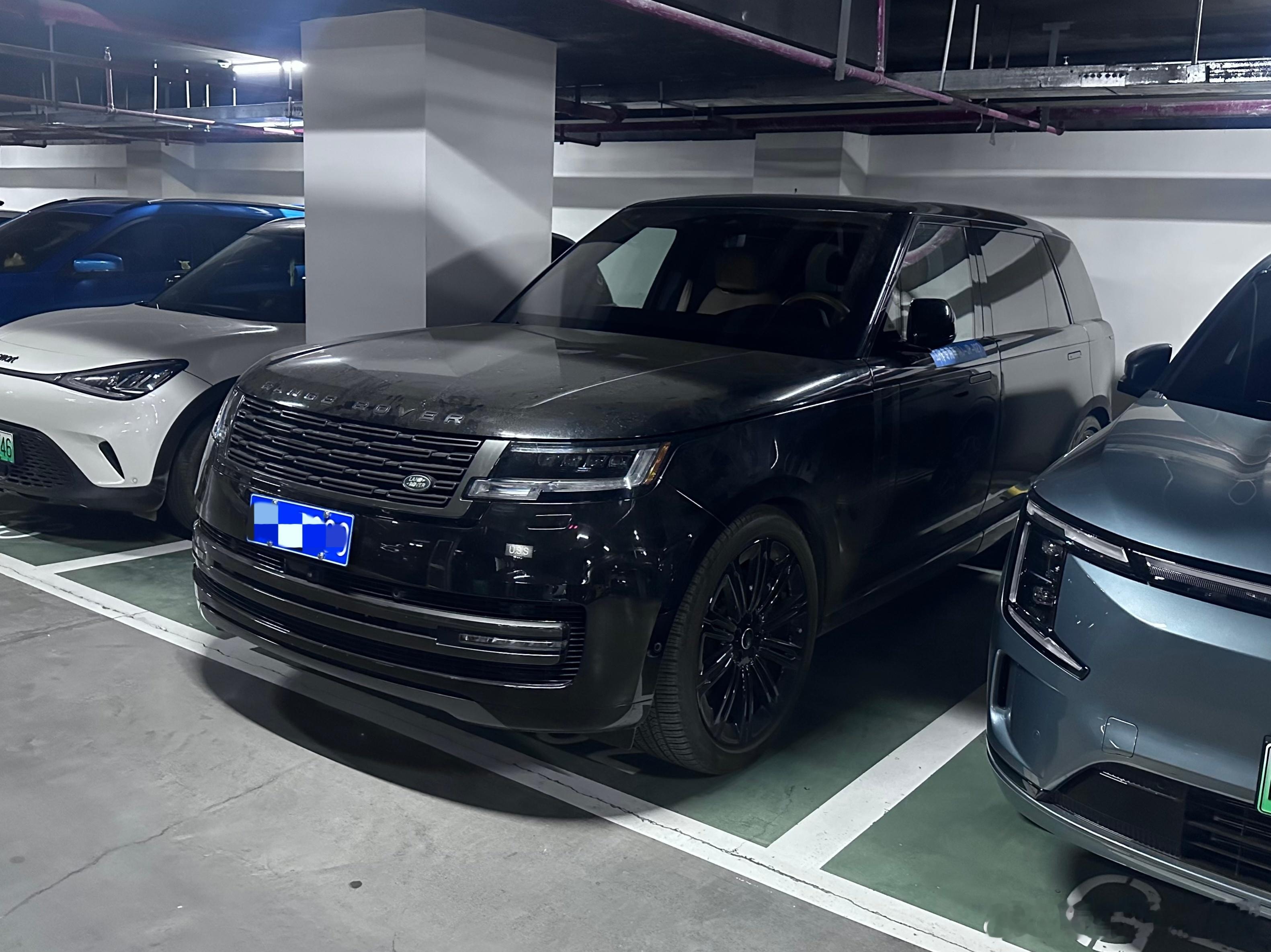 最近利用一个偶然的机会深度体验了一天揽胜，有了一些感受要分享。先交代一下背景车型