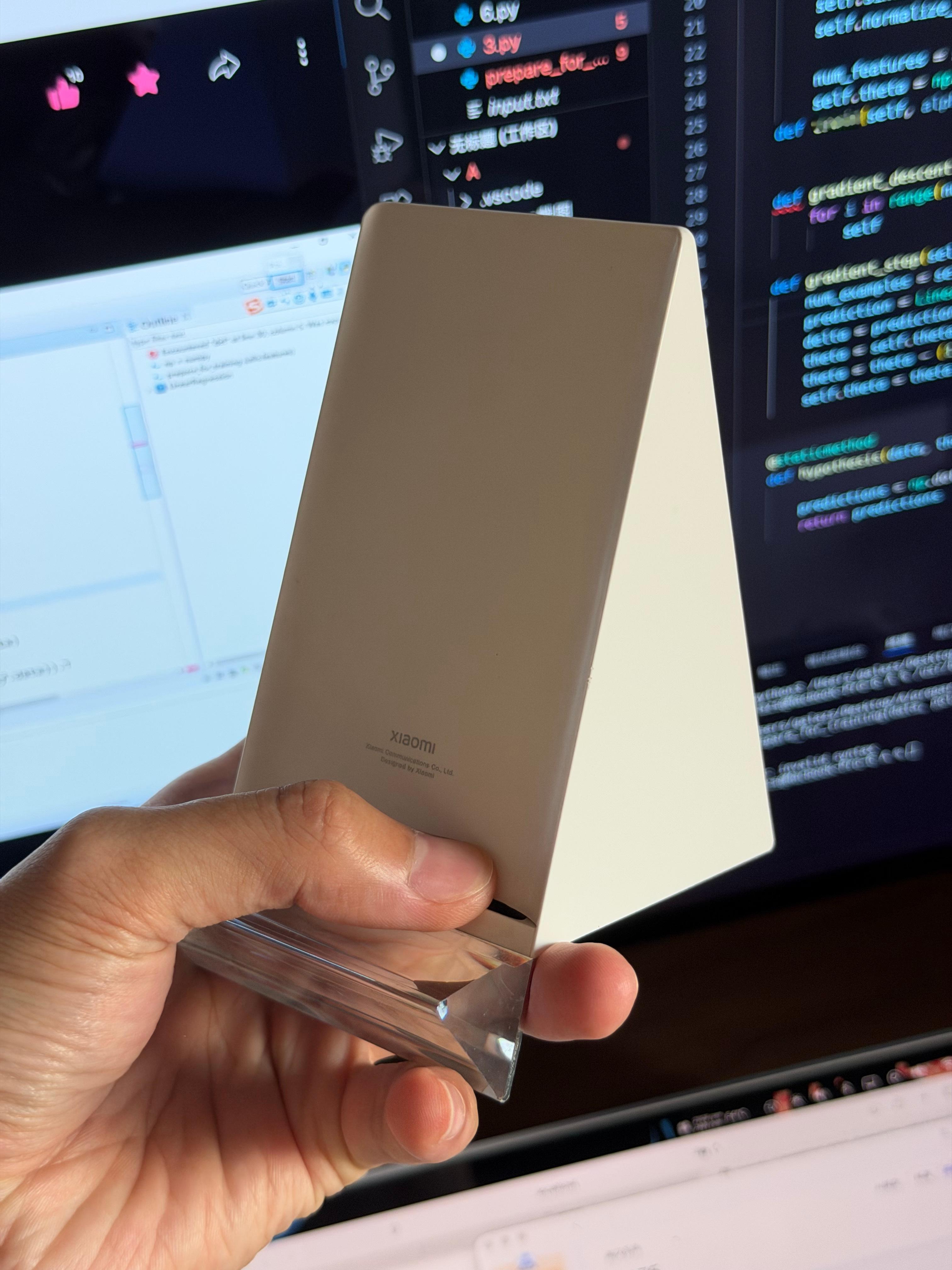 用了小米产品13年，我买的最最最值的产品就是小米无线充电底座80W五年前120元