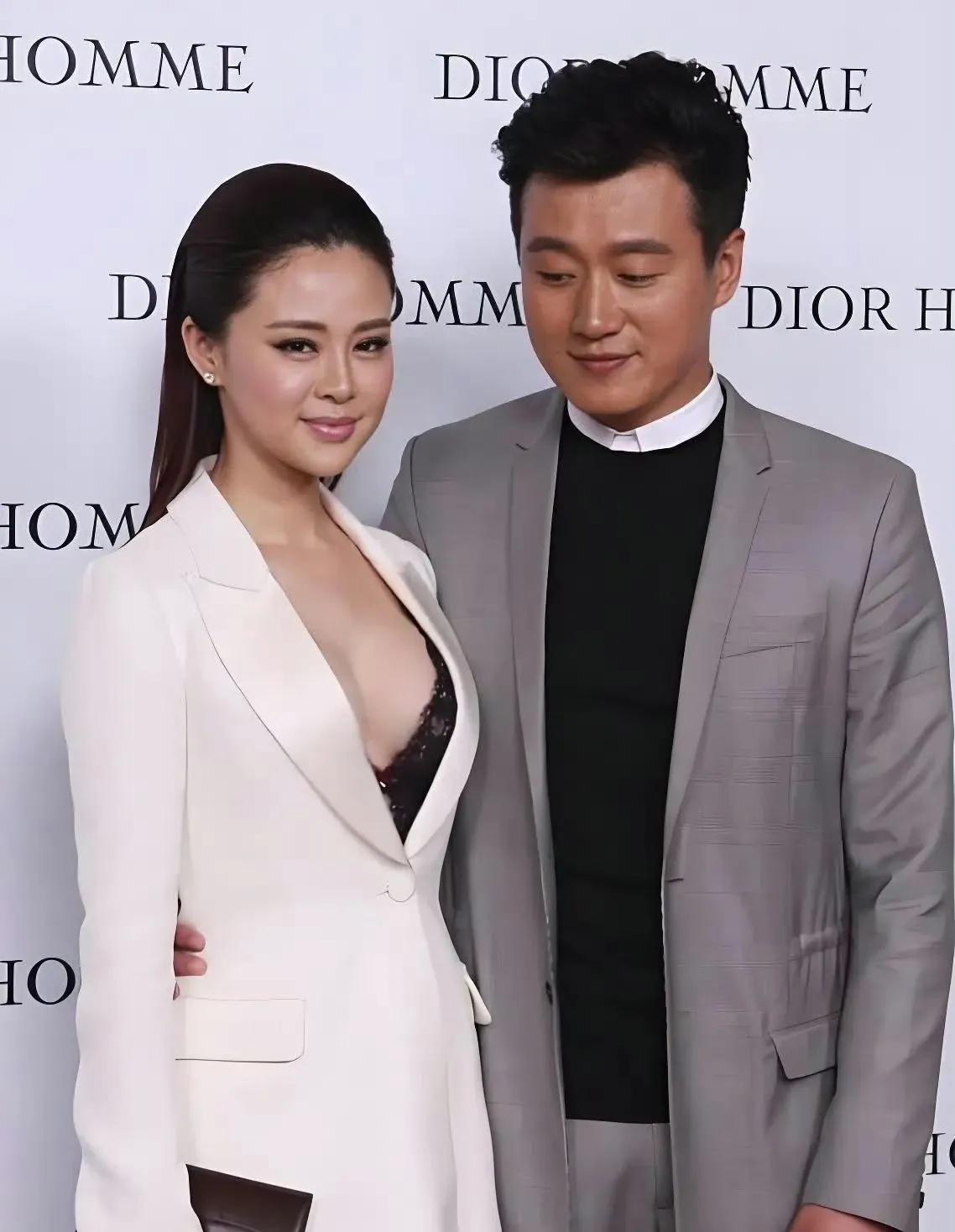 如此一对，各自外面会有绯闻才怪！