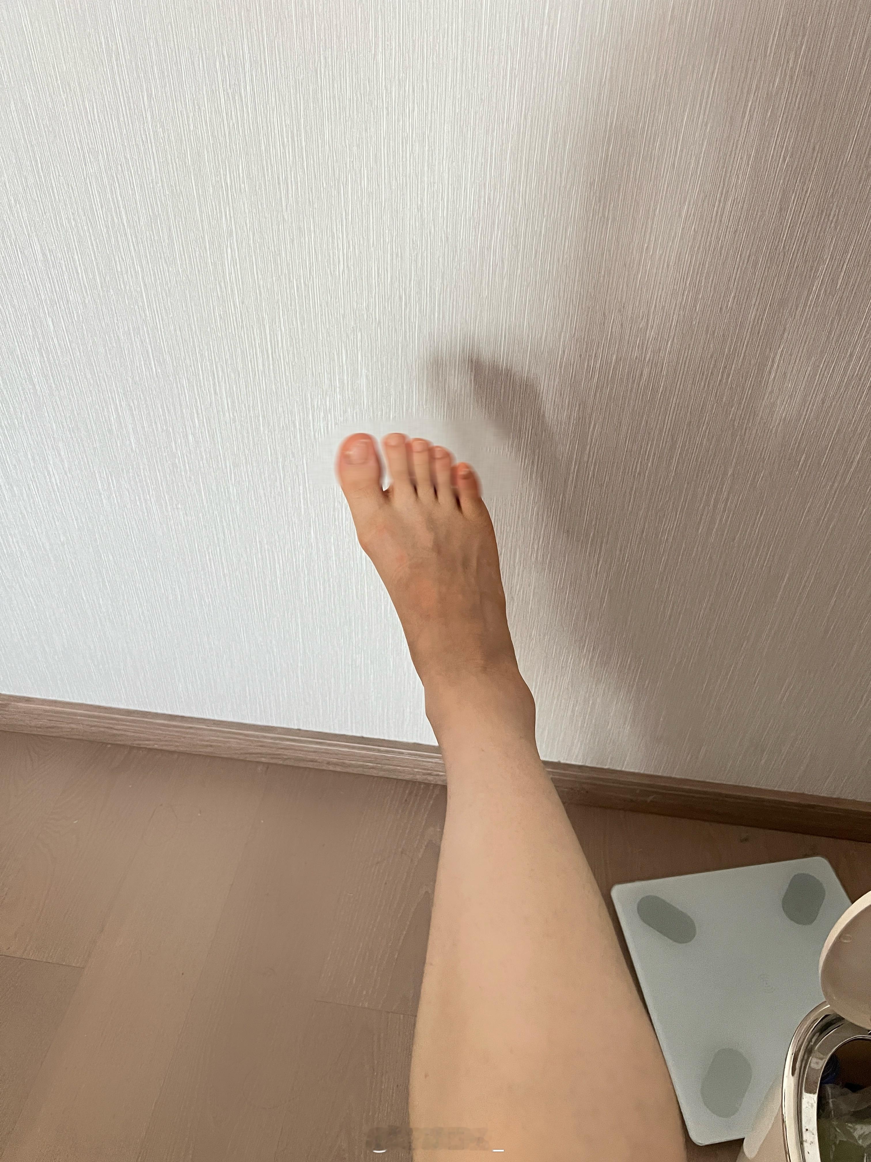 不是晒不黑 是没经历过爆晒北京一趟 干伤了 精神 身体都像被掏空 恢复中…#付四