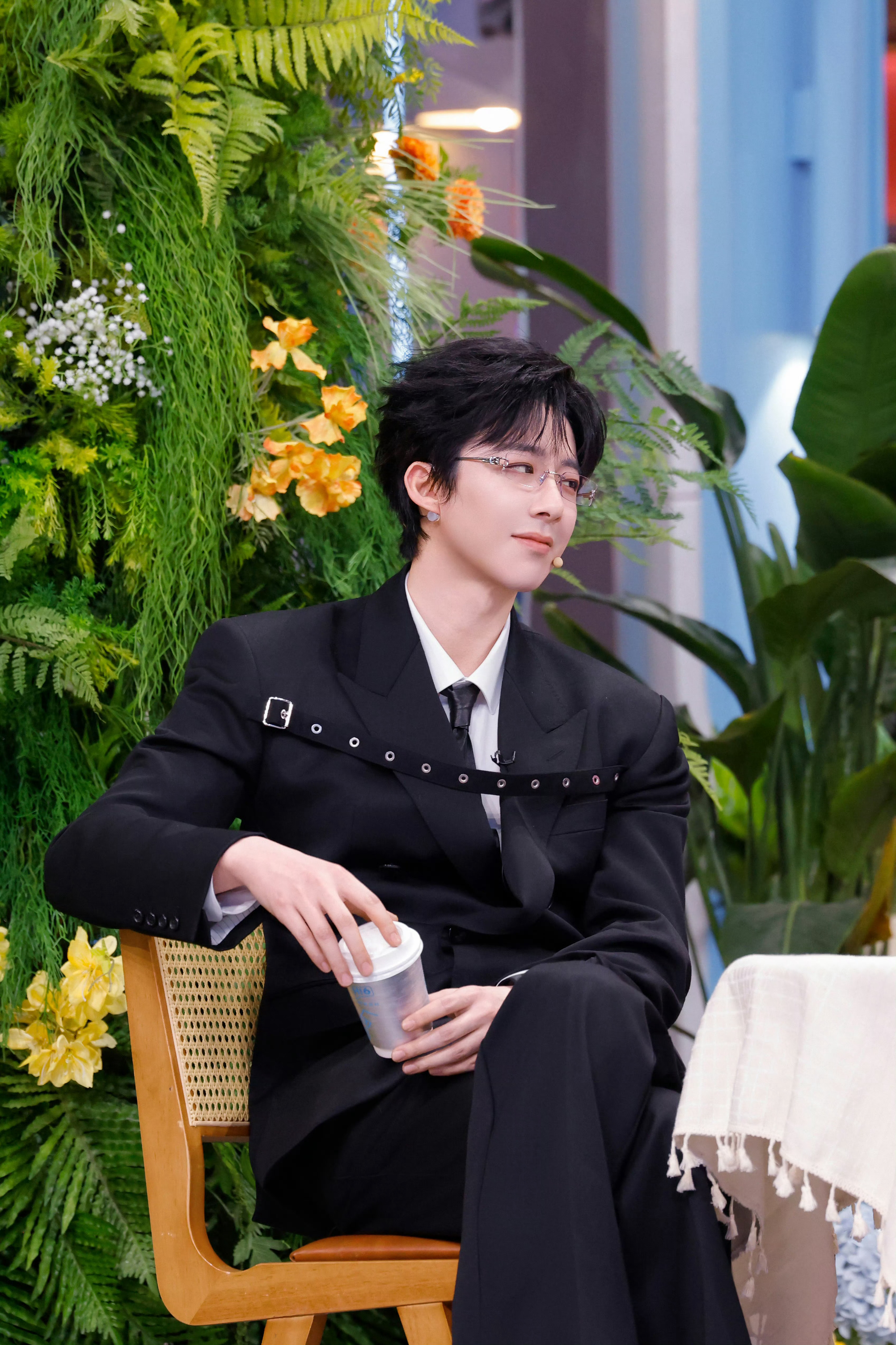 你好星期六谁是我的知己 一会见啦。开心时刻，与相约在好六。花絮碎片里，每一帧都是