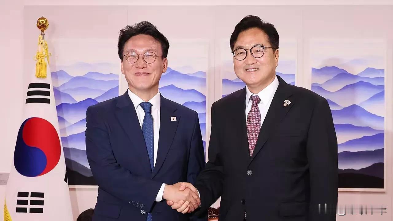 于法于情皆应该拜访国会议长禹元植，这是韩国新任总理必须行动。
于法，国会议长是与