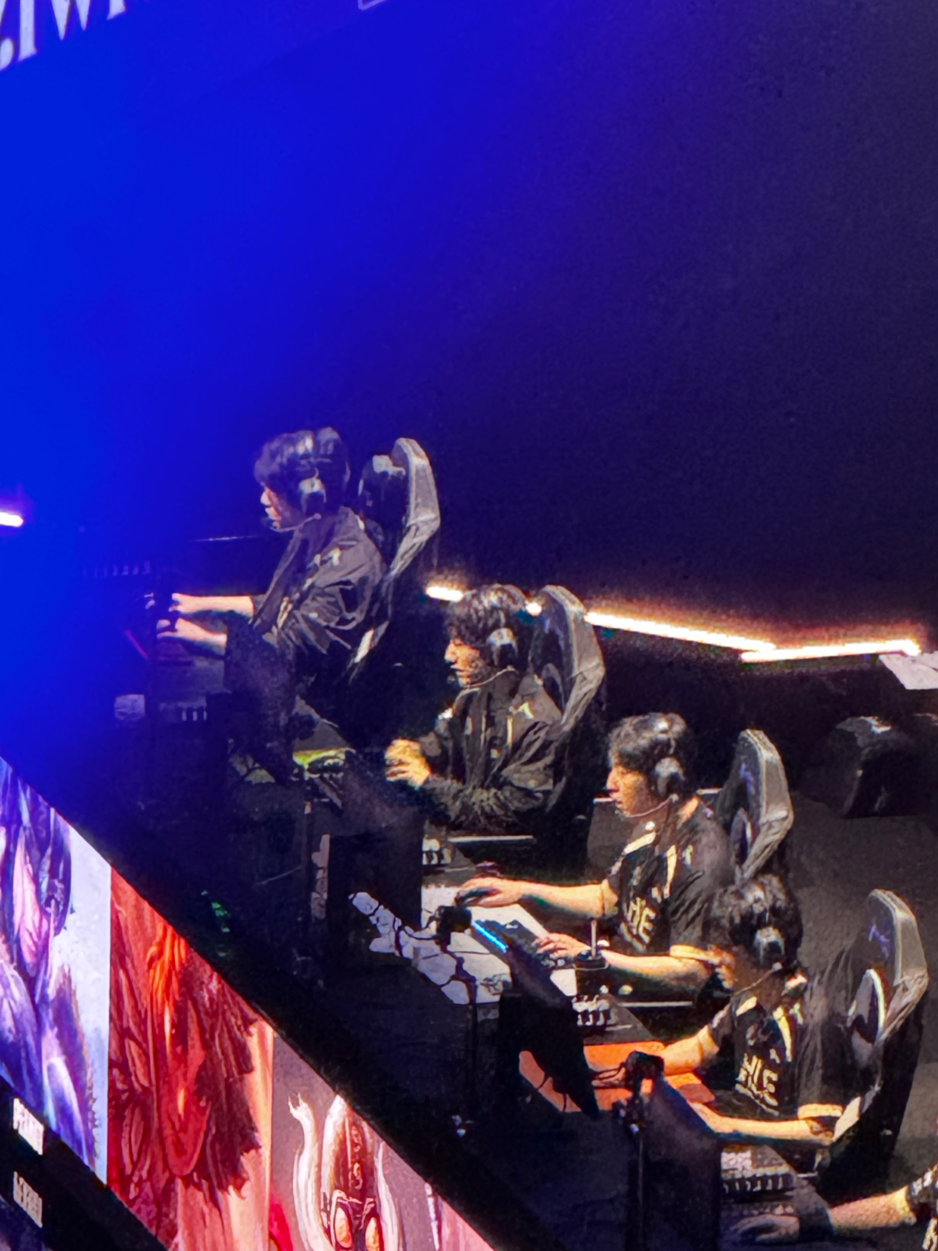 peanut加油[泪][泪]还是第一次看你现场捏GEN对战HLE  ​​​