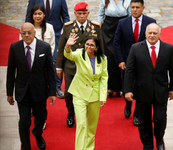 万万没想到啊！马杜罗竟然被自己的副总统出卖了。英国《卫报》在最新的报道中披露，早