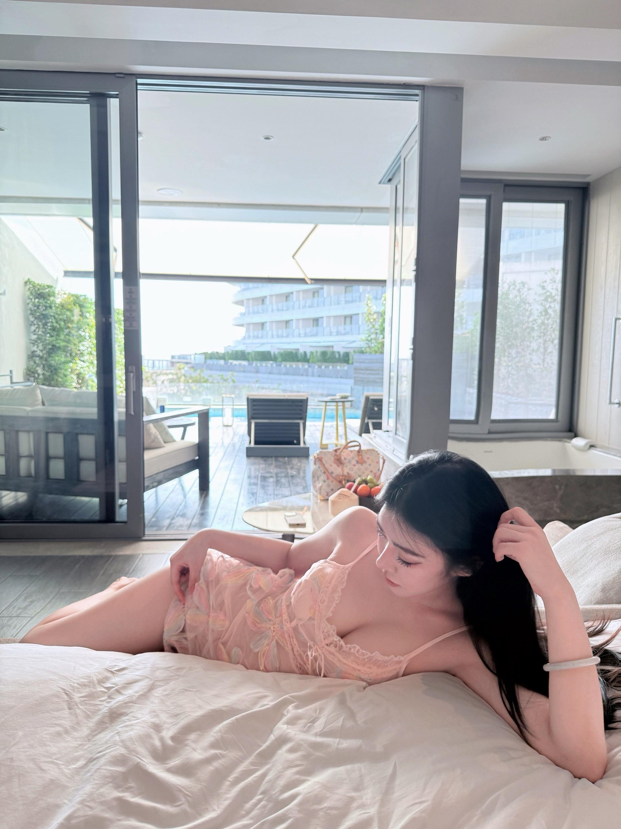 𝐑𝐨𝐬𝐞𝐰𝐨𝐨𝐝 🌊 𓈒𓂂 🐚 ⭒˚ 🫧𓇼🩵