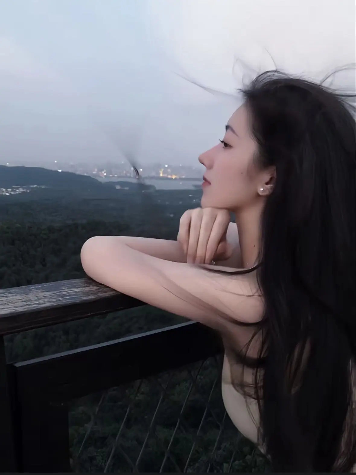 希望你是真的释怀，而不是背着所有人难过