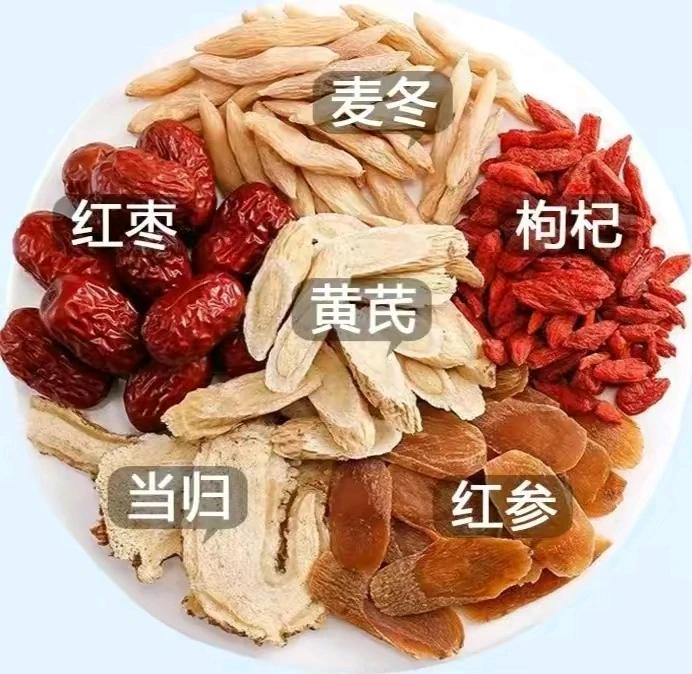 女神气血双补汤，让你焕发迷人光彩！

今天，我要向大家推荐一款特别适合女性朋友们