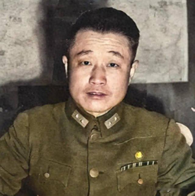 1981年，杜聿明临终前叫住郭汝瑰。停顿片刻后，他问：我最后再问你一次，你是不是