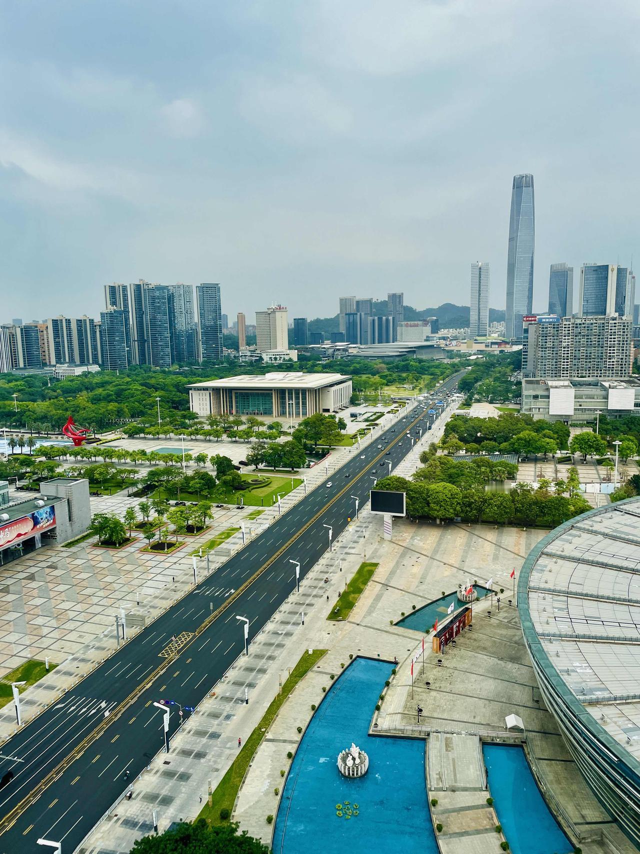 东莞南城CBD，非常漂亮！
见证东莞20年来的变化，
我是从2000年到东莞工作