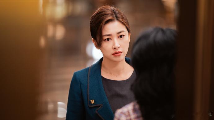 欠许蜜语的这两巴掌虽迟但到成年人的感情从没有简单二字，牵扯太多算计和伤害，好在因