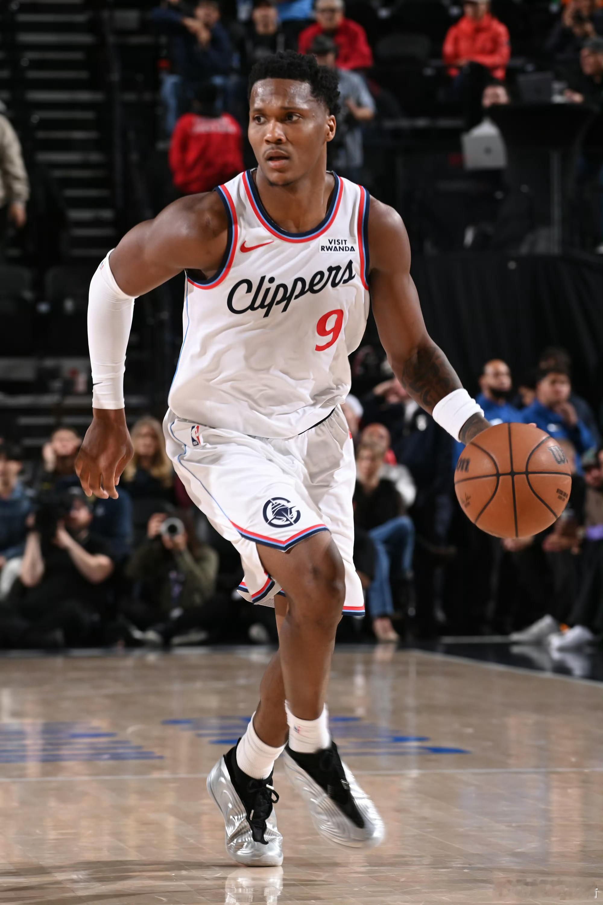 马年！马力全开！快船球员本尼迪克特-马瑟林出战33分钟，22投12中，其中三分球