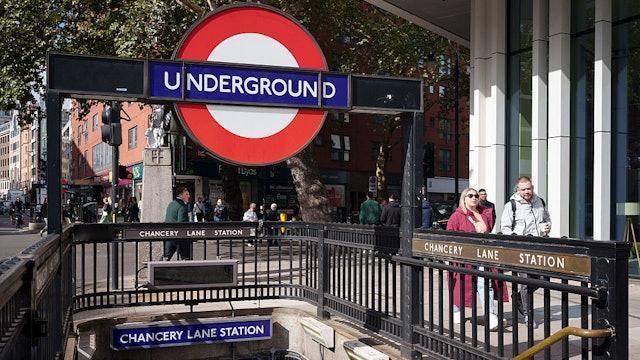 据 BBC 报道，英国政府正计划让伦敦对过夜游客征收旅游税，这笔收入预计每年能达