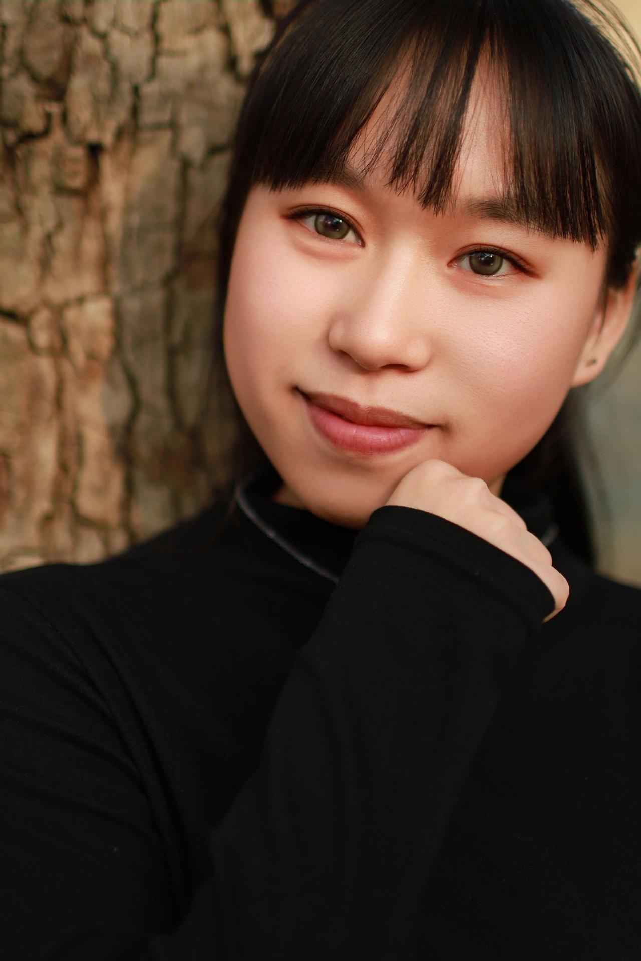 偶遇柳候公园银杏林，随手拍几张。小姐姐笑容不错，感谢出镜。～～拍照摄影 摄影作品