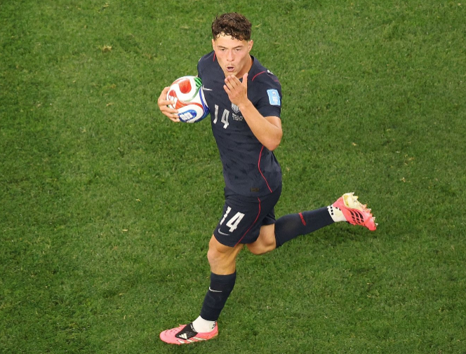 美国队在本场比赛少打一人的情况下，最终2-0力克波黑。数据统计显示，这也是美国队